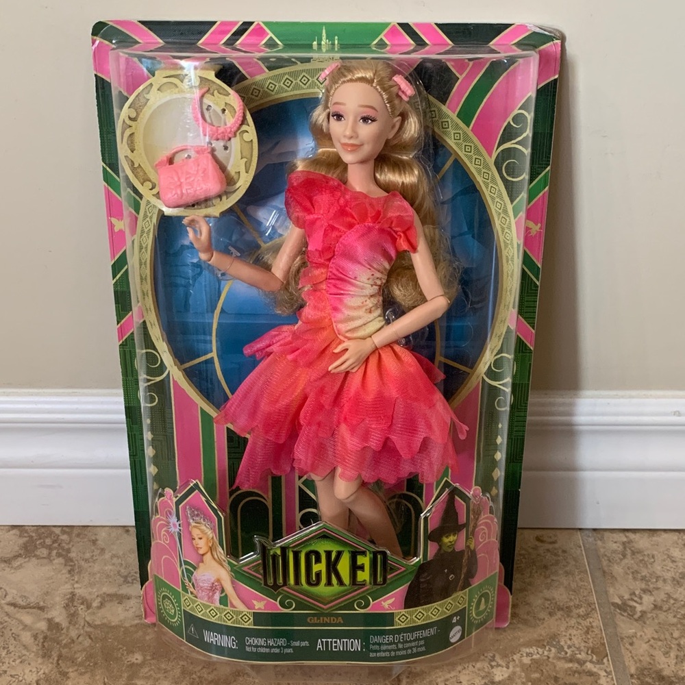 Wicked Glinda Doll Pink Dress Ariana Grande 2024 NEW Universal purse headband